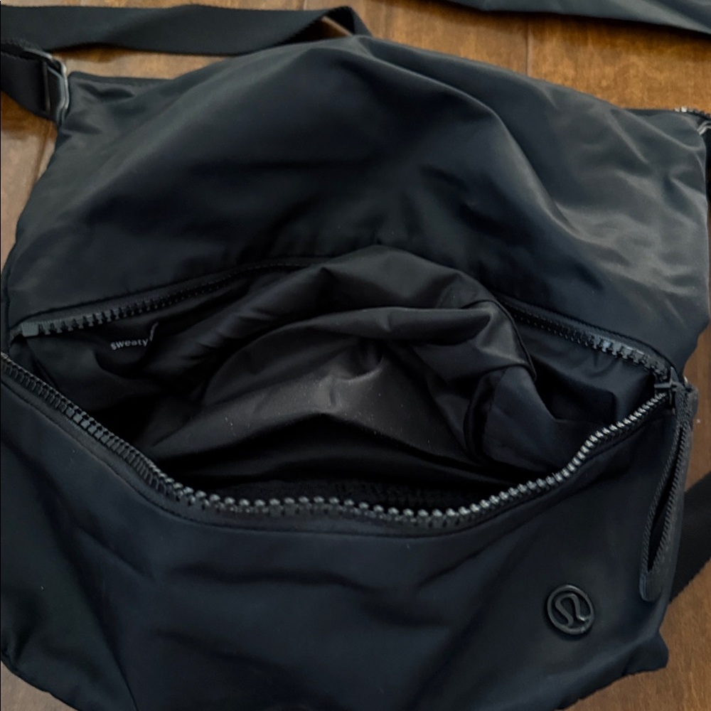 Lululemon Crossbody Bag - Picture 6 of 8